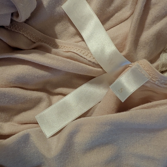 Robe With Lace Trim And Tie - Picture 2 of 3